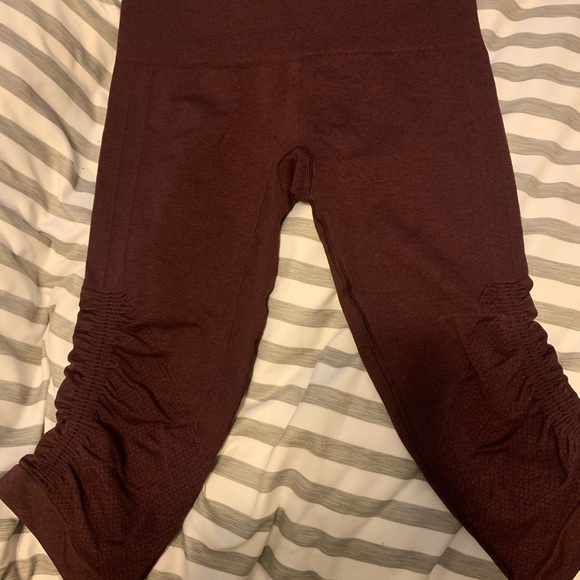 🍋Lululemon Athletica🍋 Maroon In the Flow Crop II - Picture 7 of 8